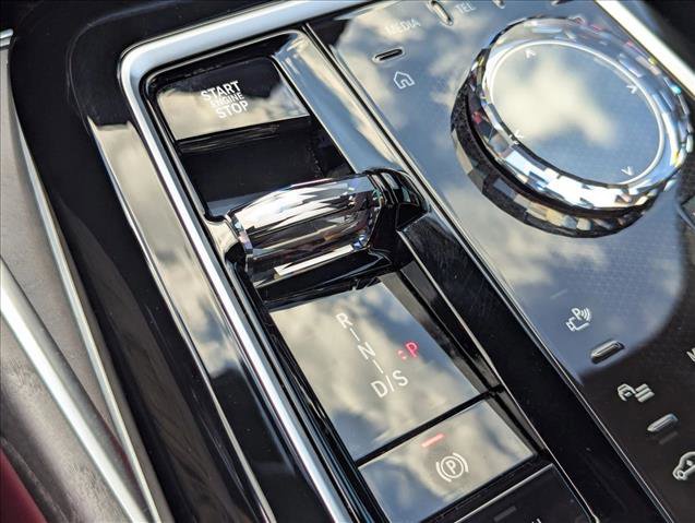 Certified 2025 BMW 740i w/ Premium Package image 12