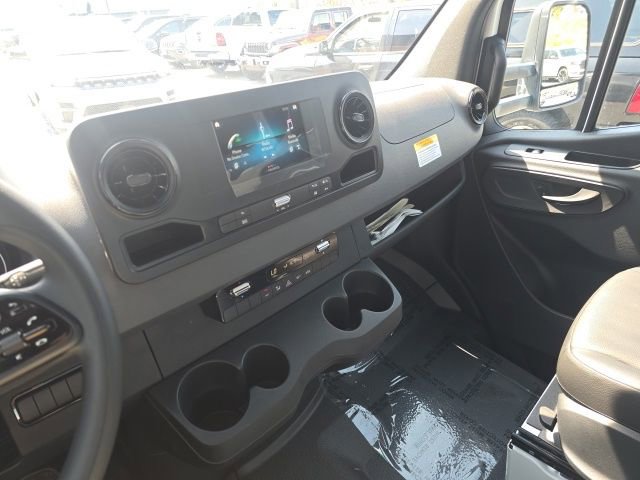 Used 2023 Mercedes-Benz Sprinter 3500 image 20