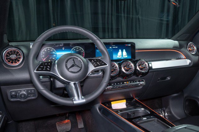 Used 2026 Mercedes-Benz GLB 250 image 18