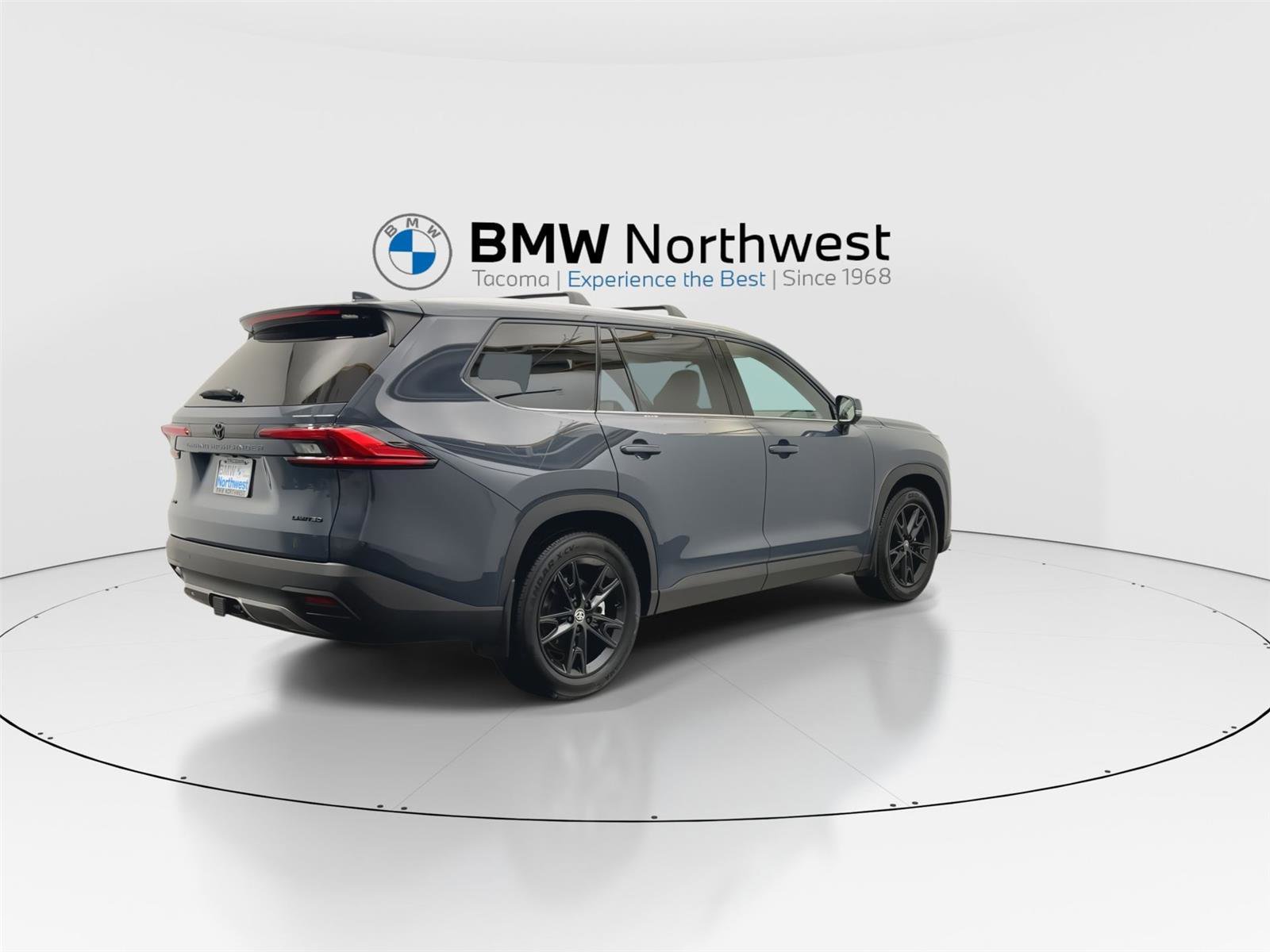 Used 2024 Toyota Grand Highlander Limited image 3