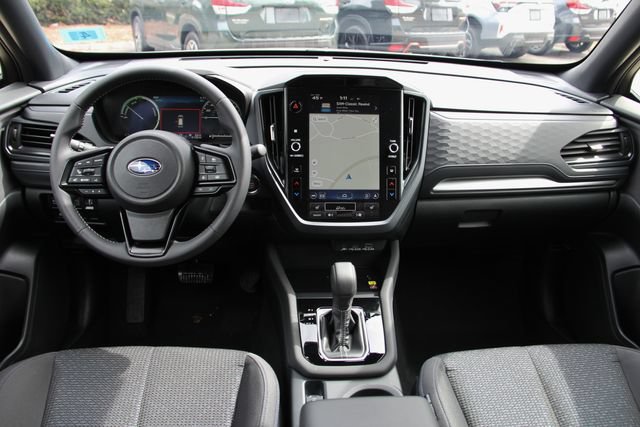 Used 2025 Subaru Forester Premium AWD/4WD image 34