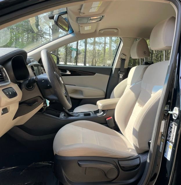 Used 2019 Kia Sorento LX image 14