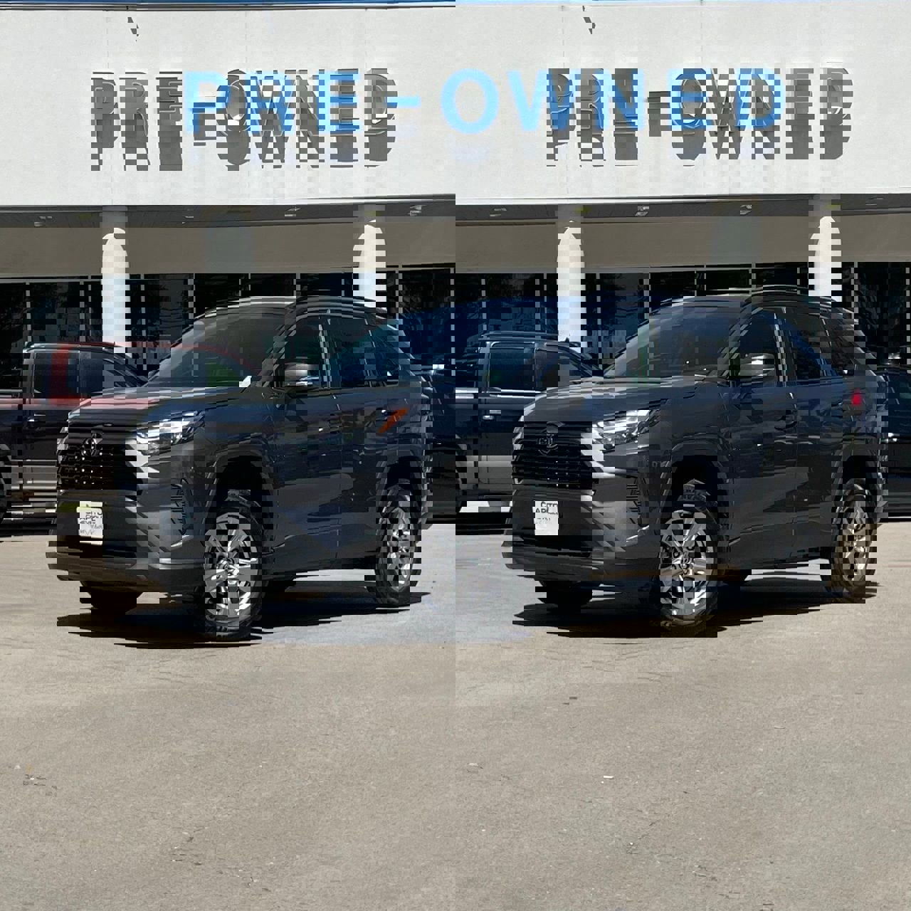 Used 2024 Toyota RAV4 XLE image 2