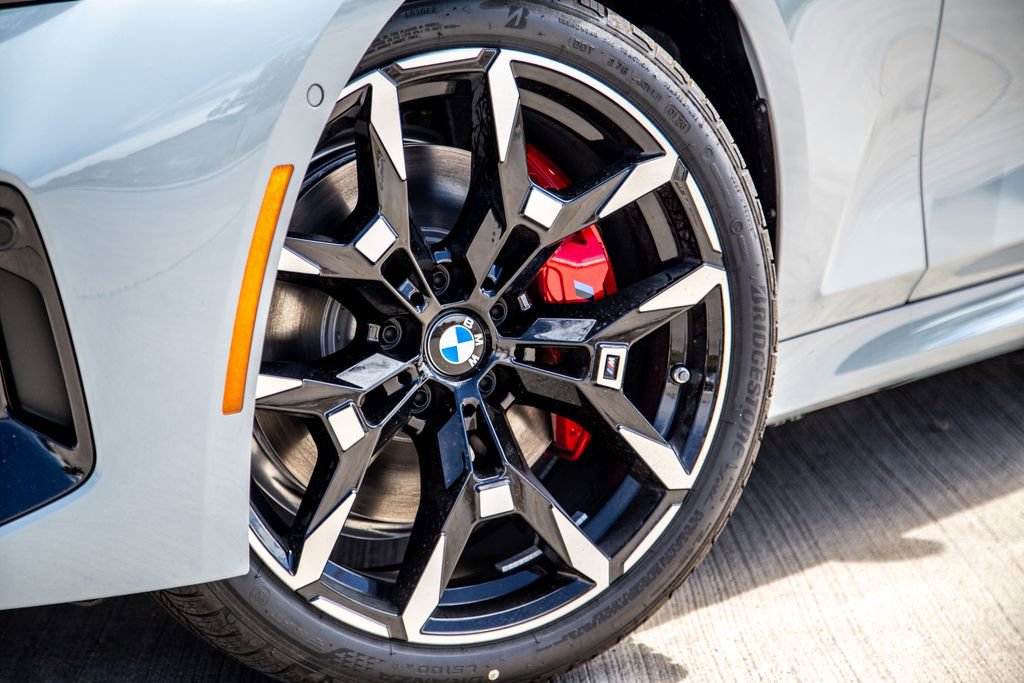 New 2026 BMW 330i xDrive Sedan w/ M Sport Package AWD/4WD image 9