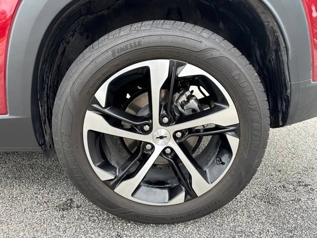 Certified 2025 Chevrolet Trax RS w/ Sunroof Package FWD image 10