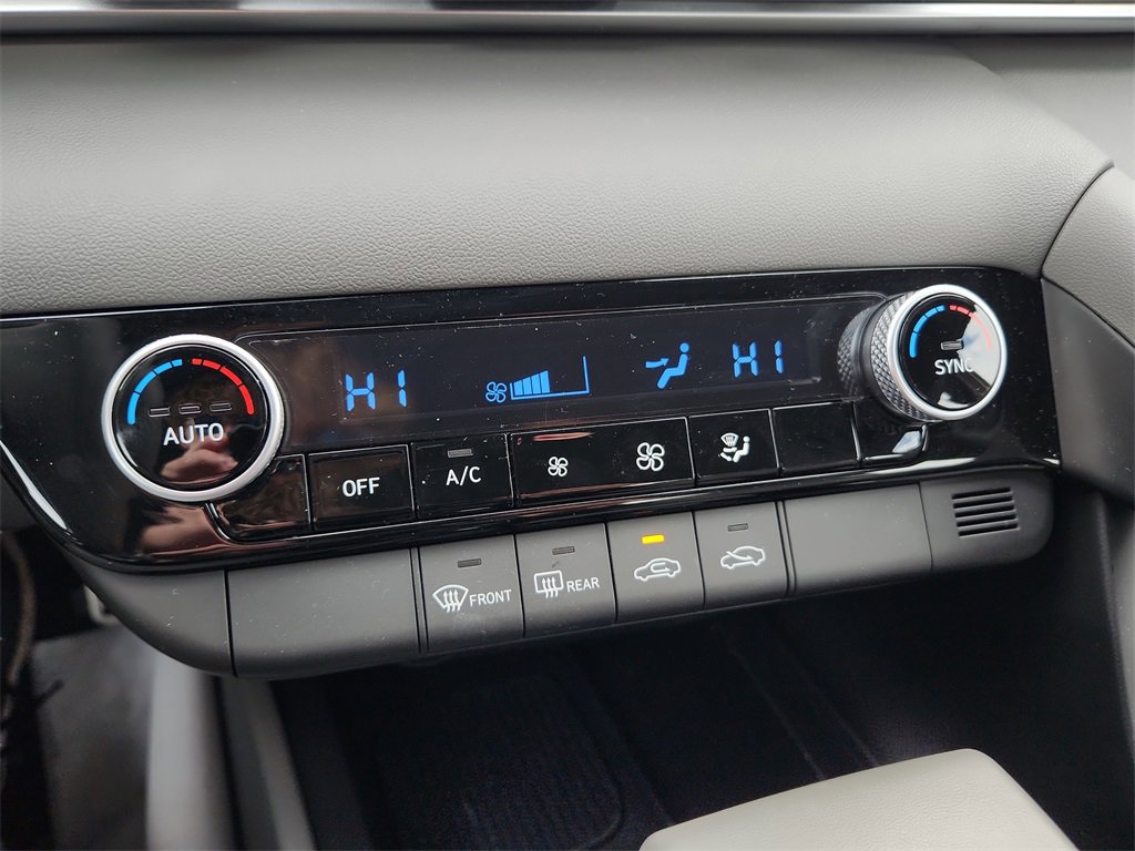 Used 2025 Hyundai Elantra Sport image 28