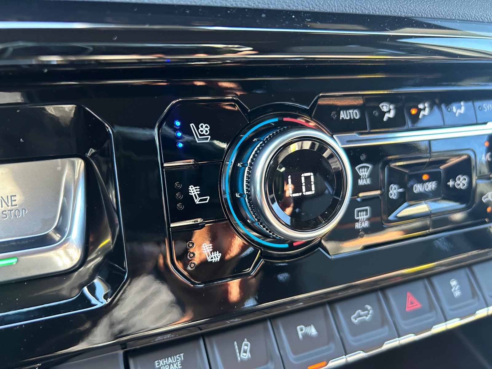 New 2026 GMC Sierra 2500 AT4 w/ AT4 Premium Plus Package image 25