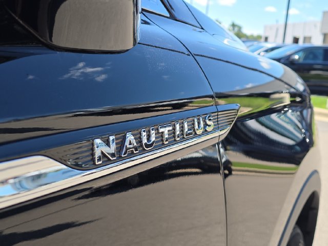 Certified 2023 Lincoln Nautilus Reserve w/ Monochromatic Package AWD/4WD image 31