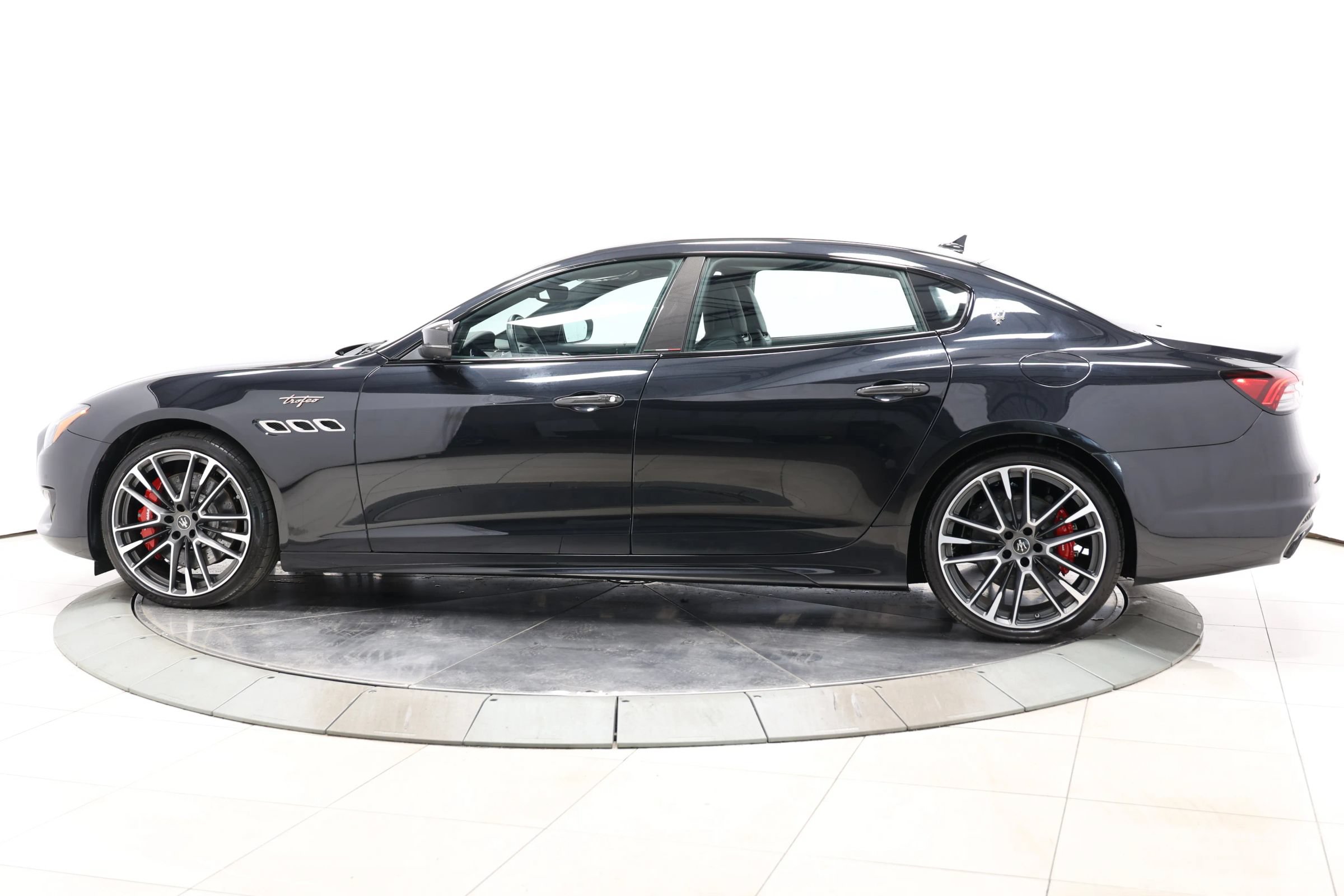 Used 2022 Maserati Quattroporte Trofeo RWD image 7