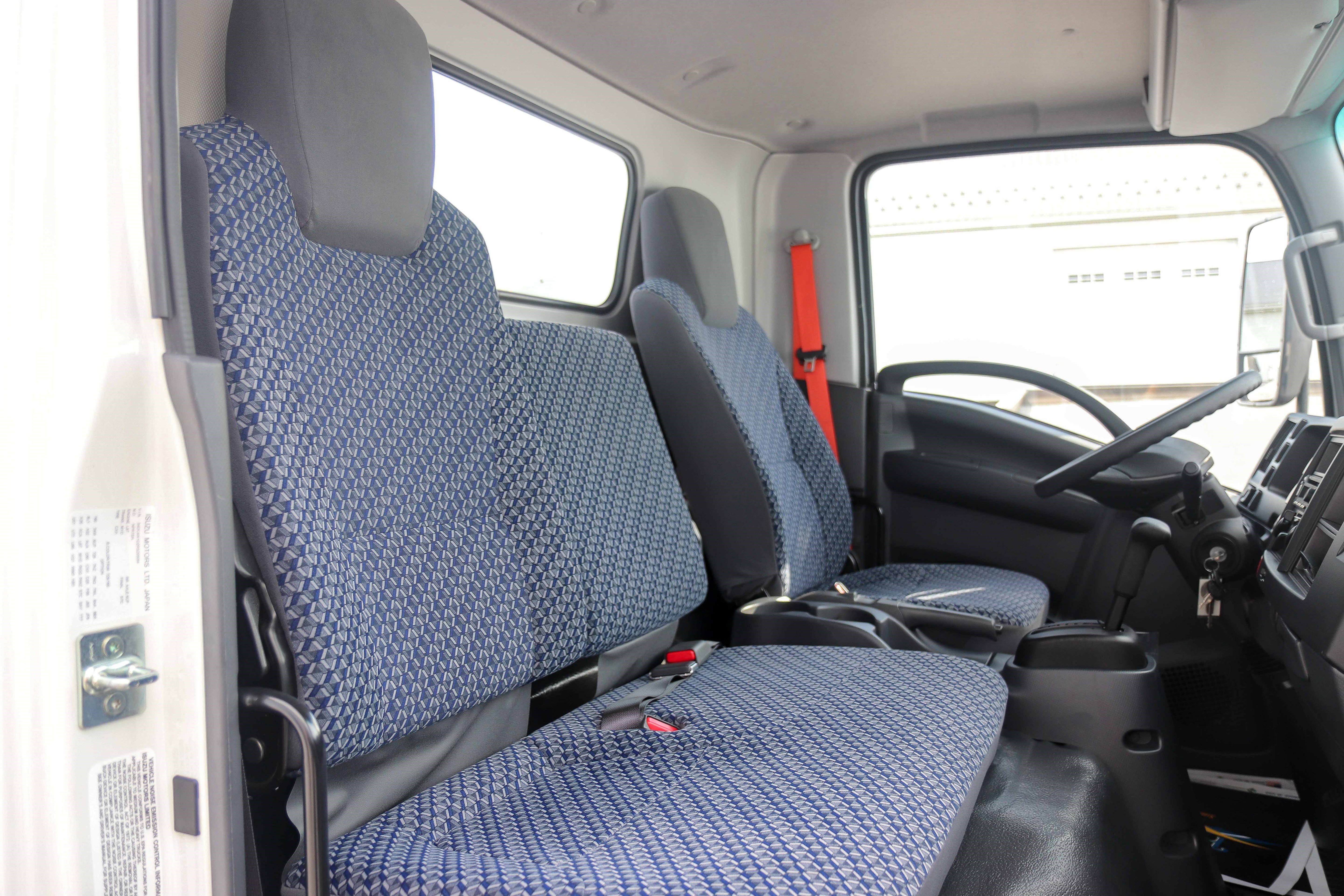 Used 2024 Isuzu NPR image 14