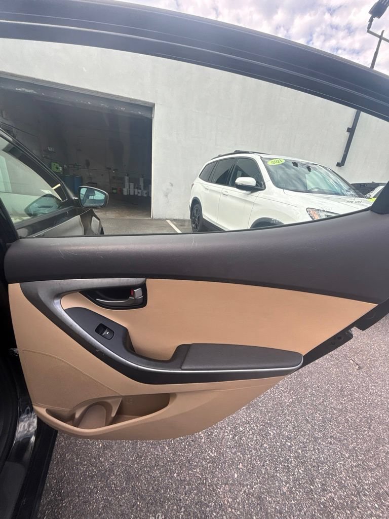 Used 2013 Hyundai Elantra GLS FWD image 21