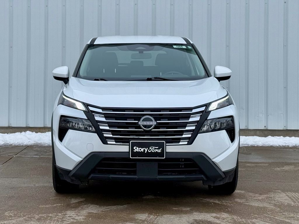 Used 2024 Nissan Rogue SV image 8