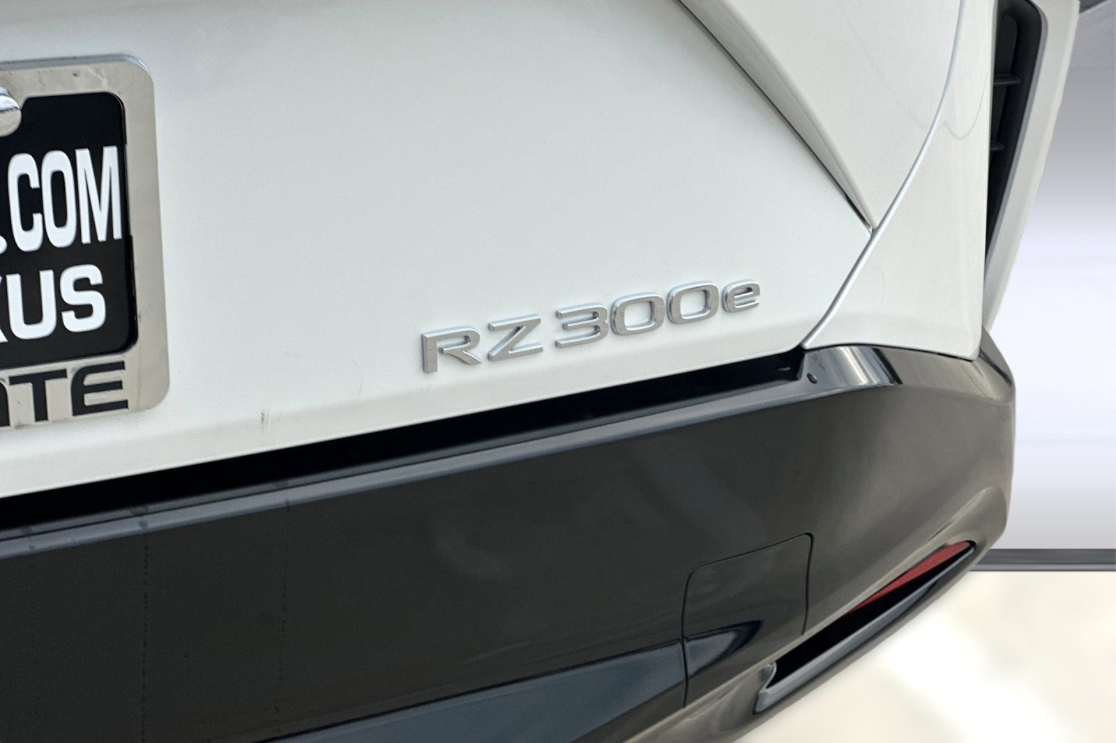 Used 2025 Lexus RZ 300e image 19