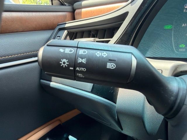 Used 2025 Lexus ES 300h F Sport w/ Accessory Package (Z1) FWD image 24