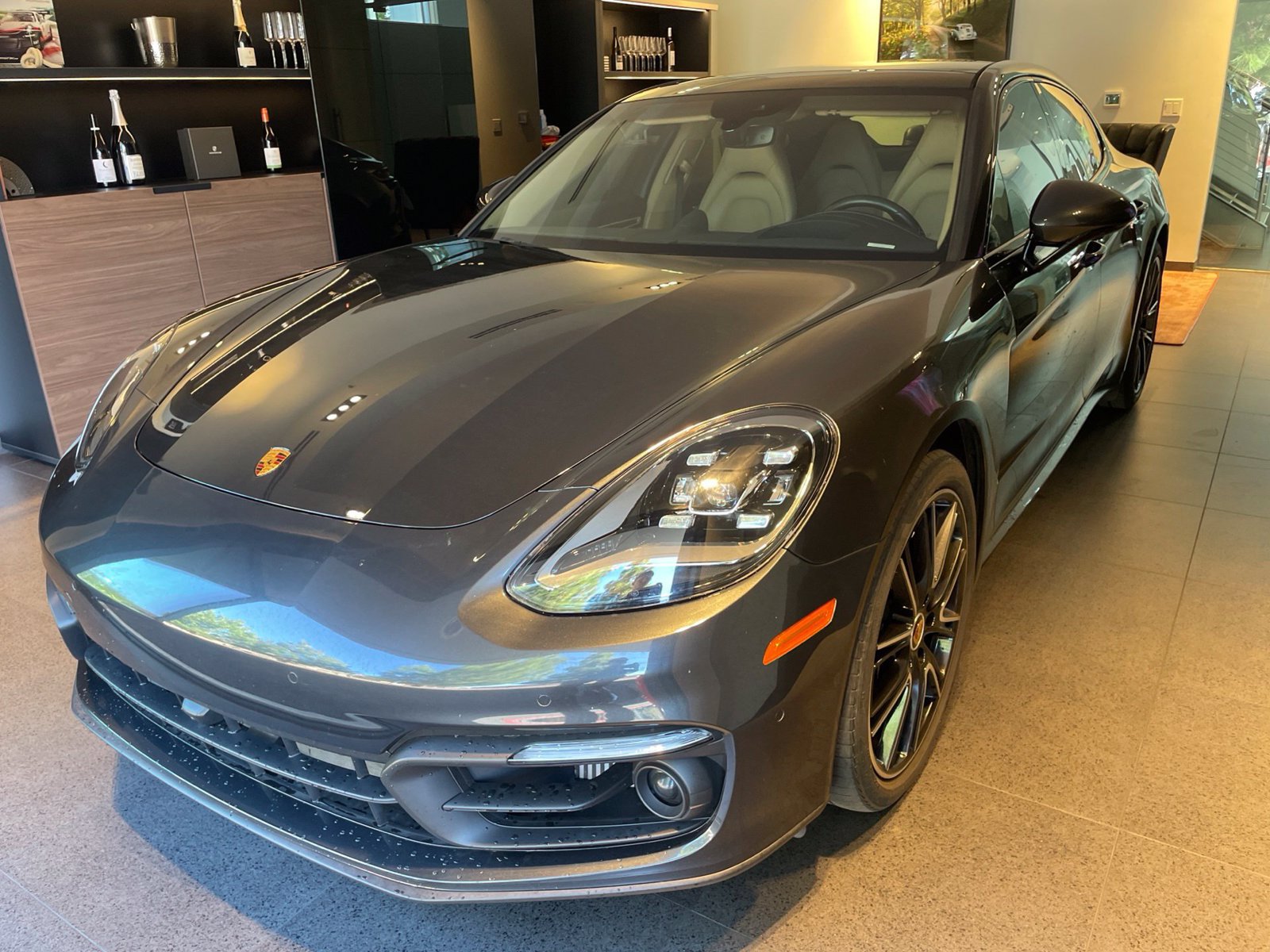 Used 2023 Porsche Panamera Platinum Edition RWD image 2