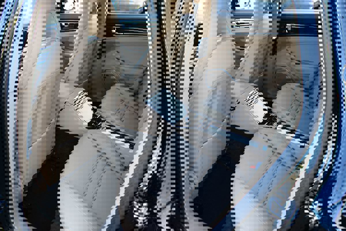 Used 2021 Porsche Panamera w/ Premium Package image 17