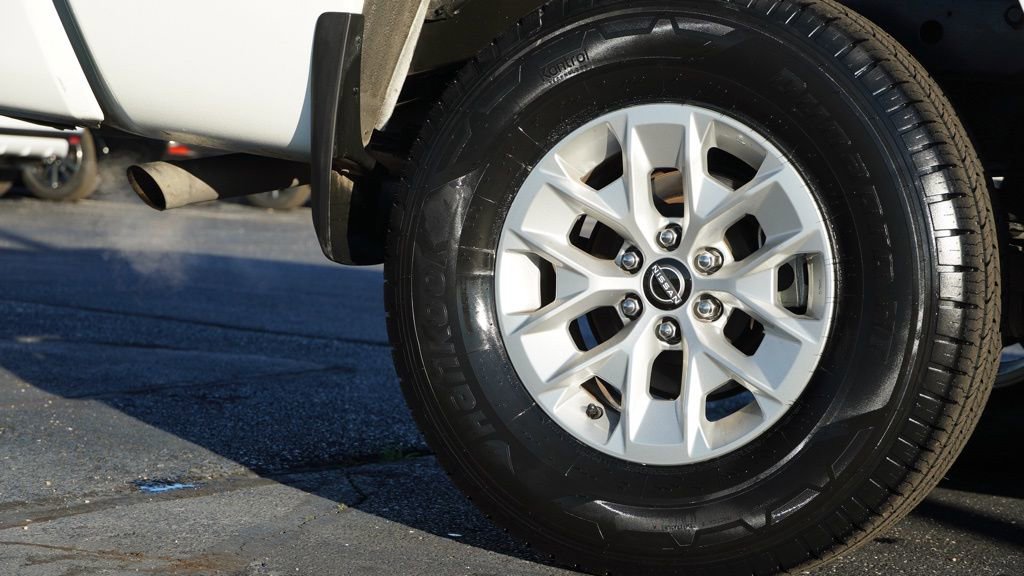 Used 2024 Nissan Frontier SV w/ Technology Package image 44