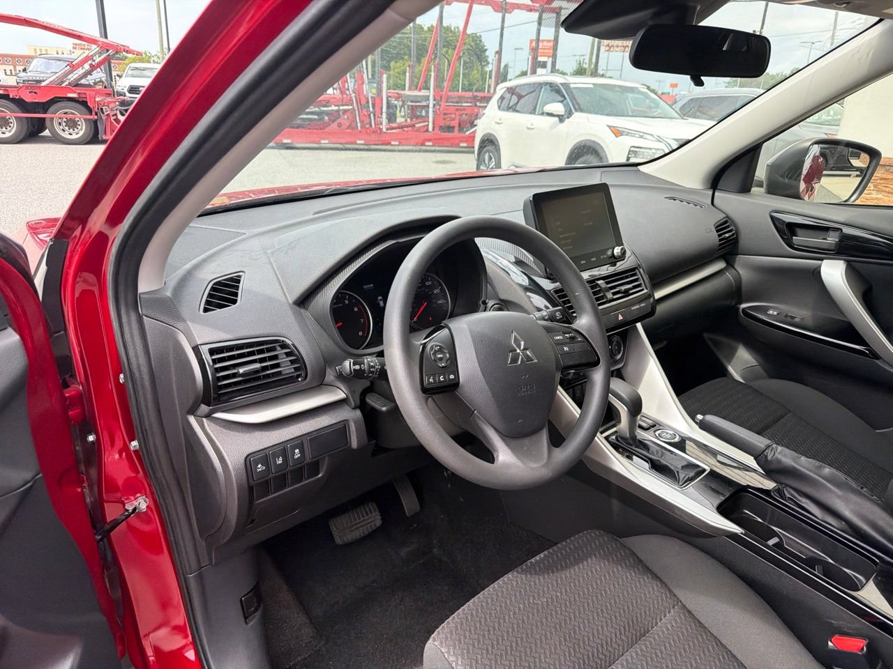 Used 2024 Mitsubishi Eclipse Cross LE AWD/4WD image 4