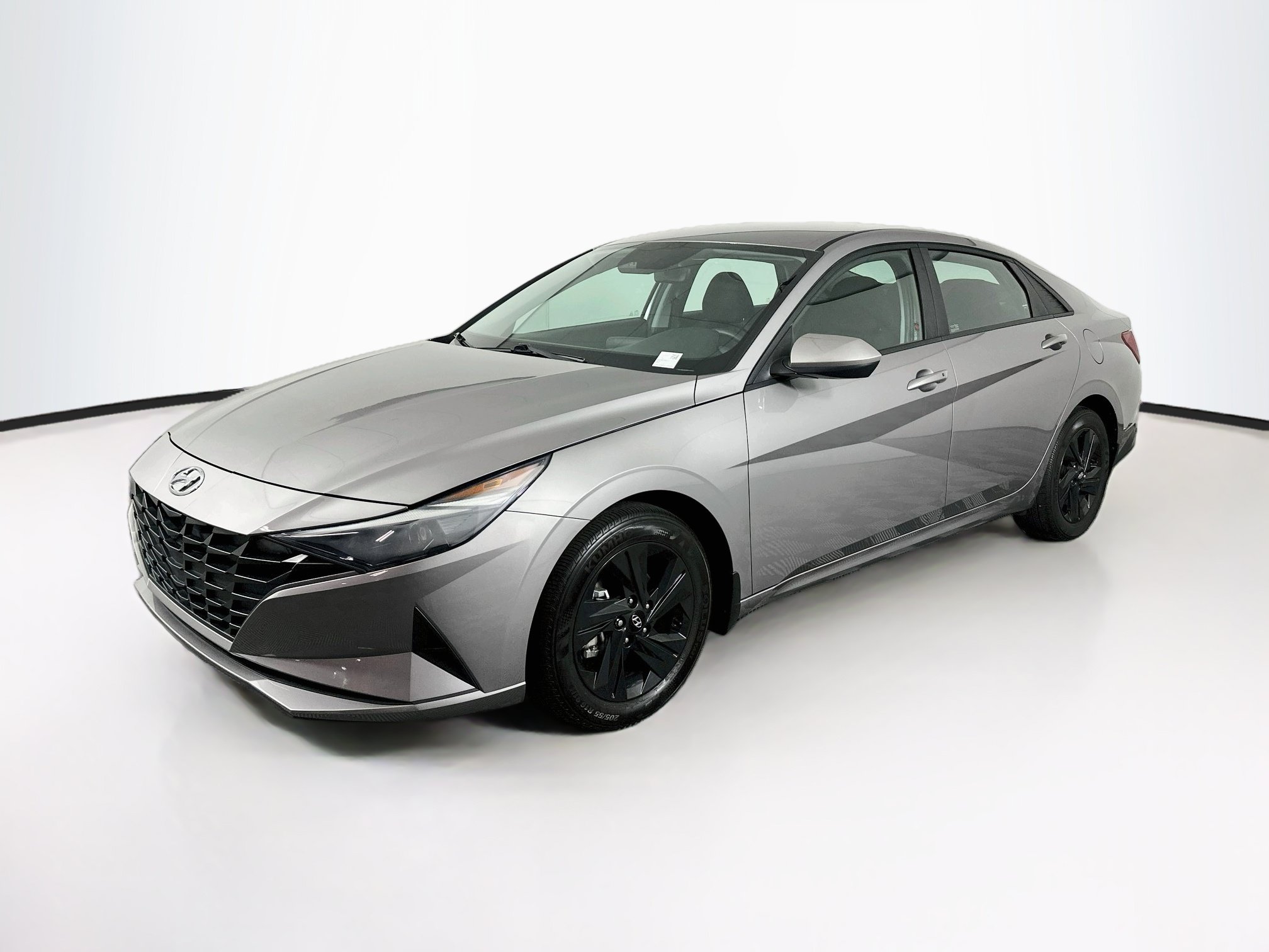 Used 2023 Hyundai Elantra SEL w/ Cargo Package FWD image 3