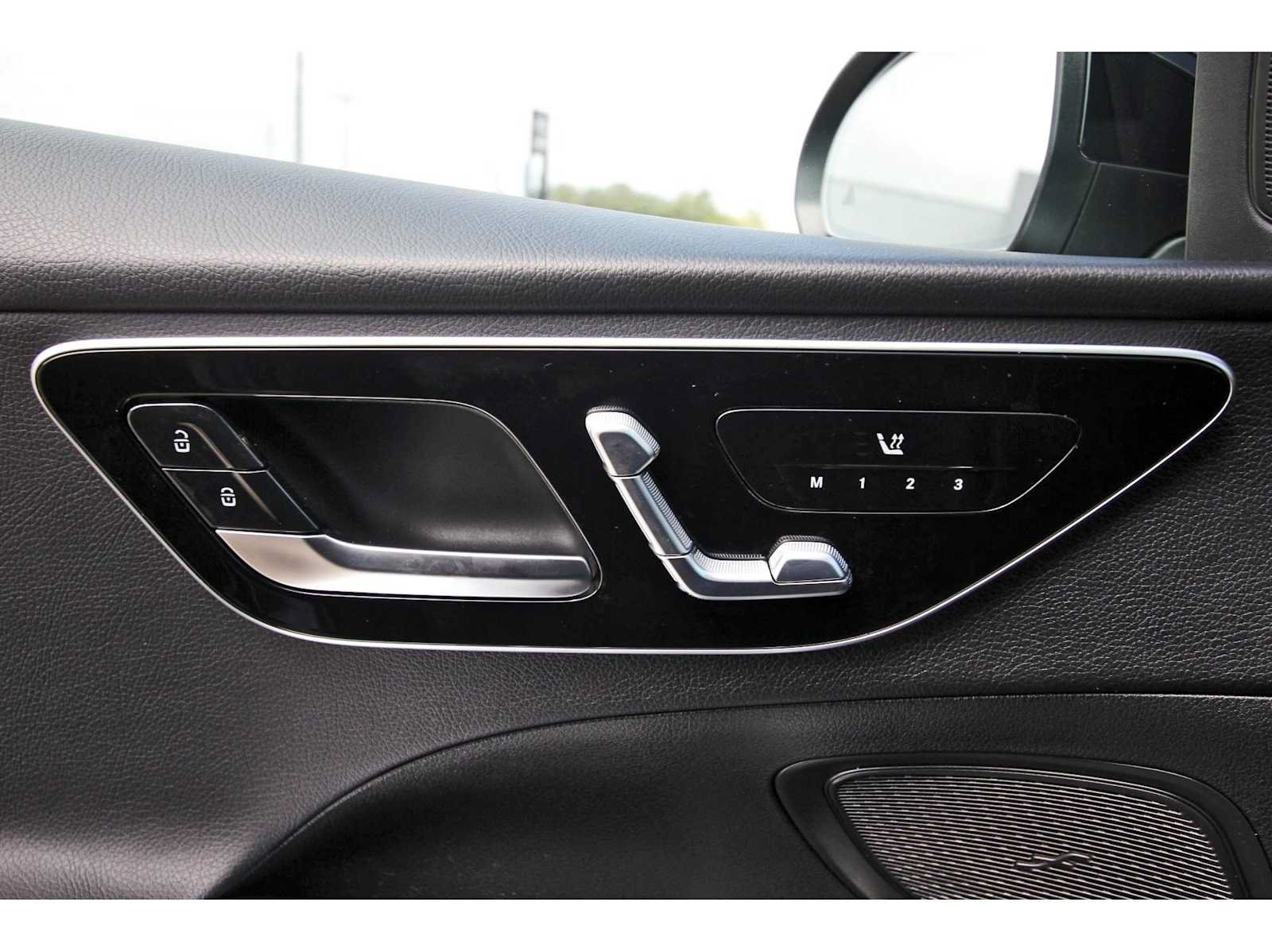Used 2024 Mercedes-Benz C 300 Sedan image 24