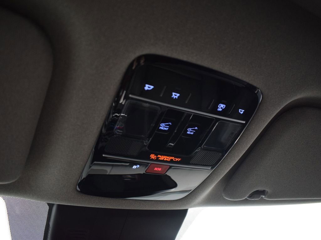 Used 2025 Hyundai Santa Fe Limited image 24