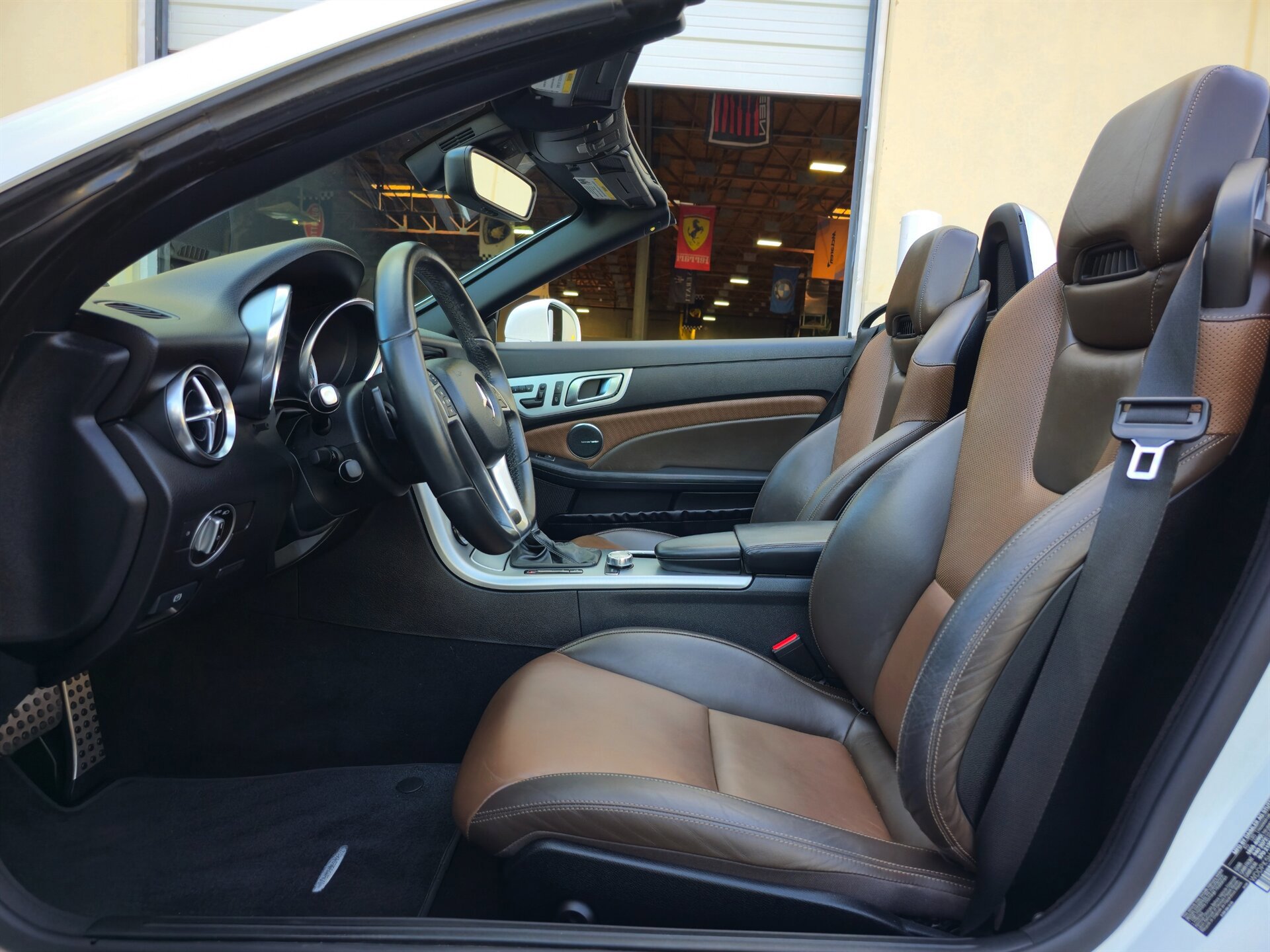 Used 2016 Mercedes-Benz SLK 350 image 15