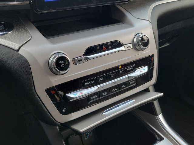 Used 2024 Ford Explorer Timberline w/ Timberline Technology Package AWD/4WD image 30