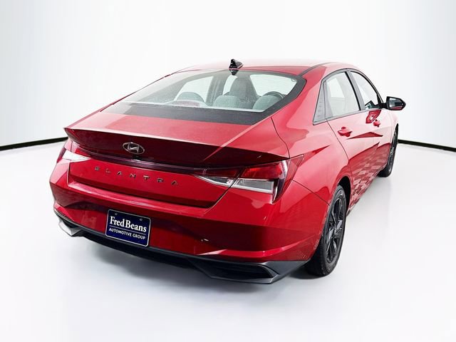 Used 2023 Hyundai Elantra SEL w/ Preferred Accessory Package image 7