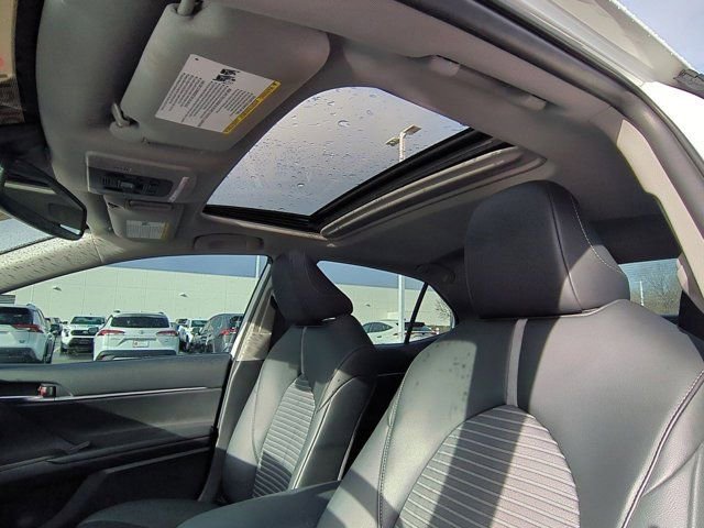 Certified 2022 Toyota Camry SE w/ Cold Weather Package image 10