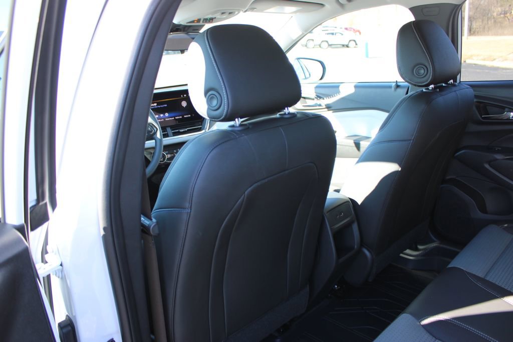 New 2026 Chevrolet Trax LT w/ Sunroof Package image 24