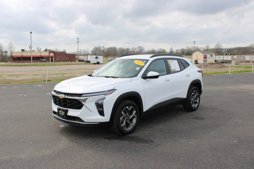 Used 2025 Chevrolet Trax LT image 4