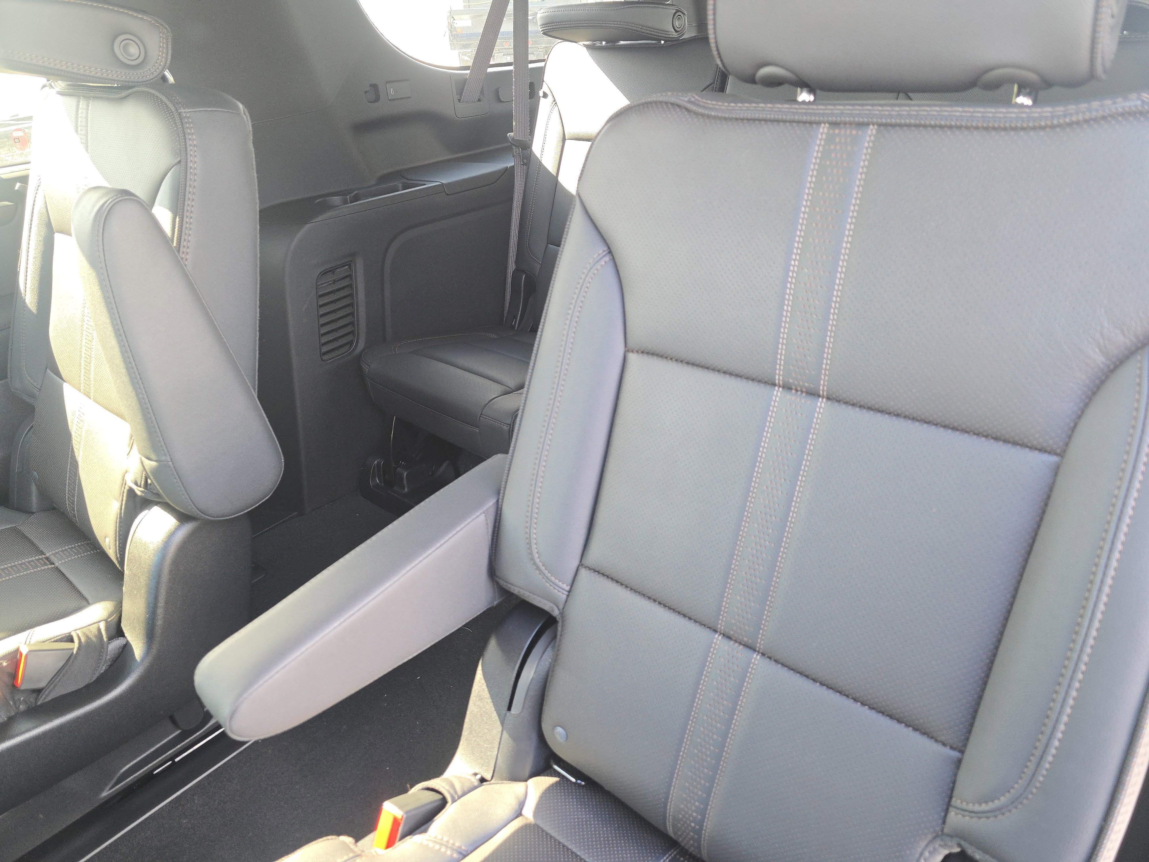 New 2026 Chevrolet Suburban High Country image 25