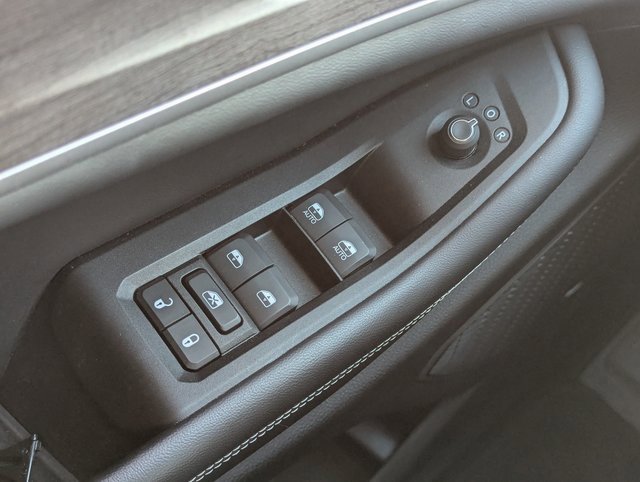 Used 2023 Jeep Grand Cherokee L Limited w/ Trailer Tow Group (B) image 23