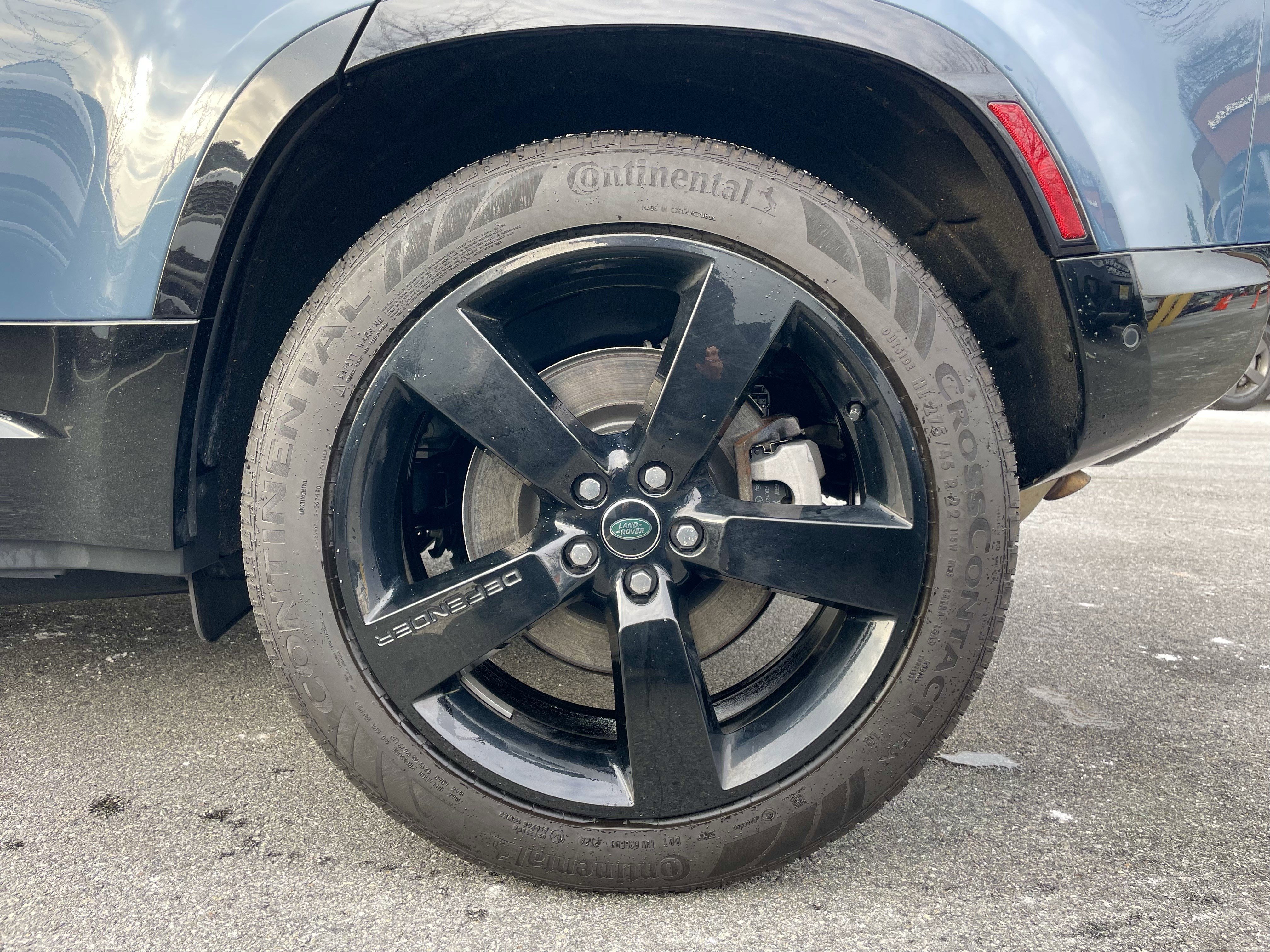 Certified 2024 Land Rover Defender 110 X-Dynamic SE image 10