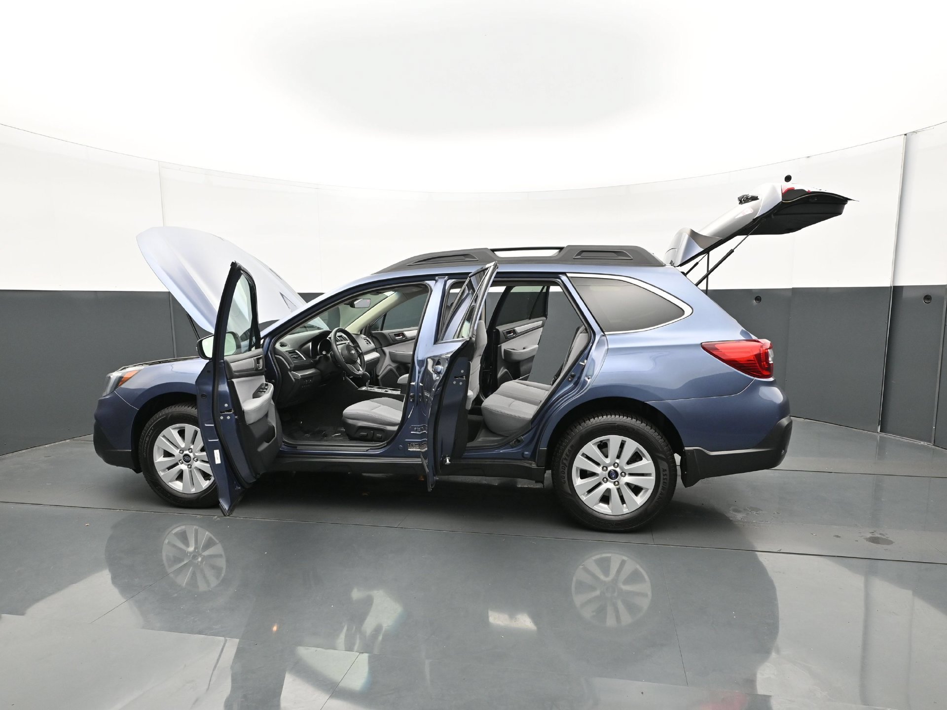 Used 2018 Subaru Outback 2.5i Premium AWD/4WD image 37