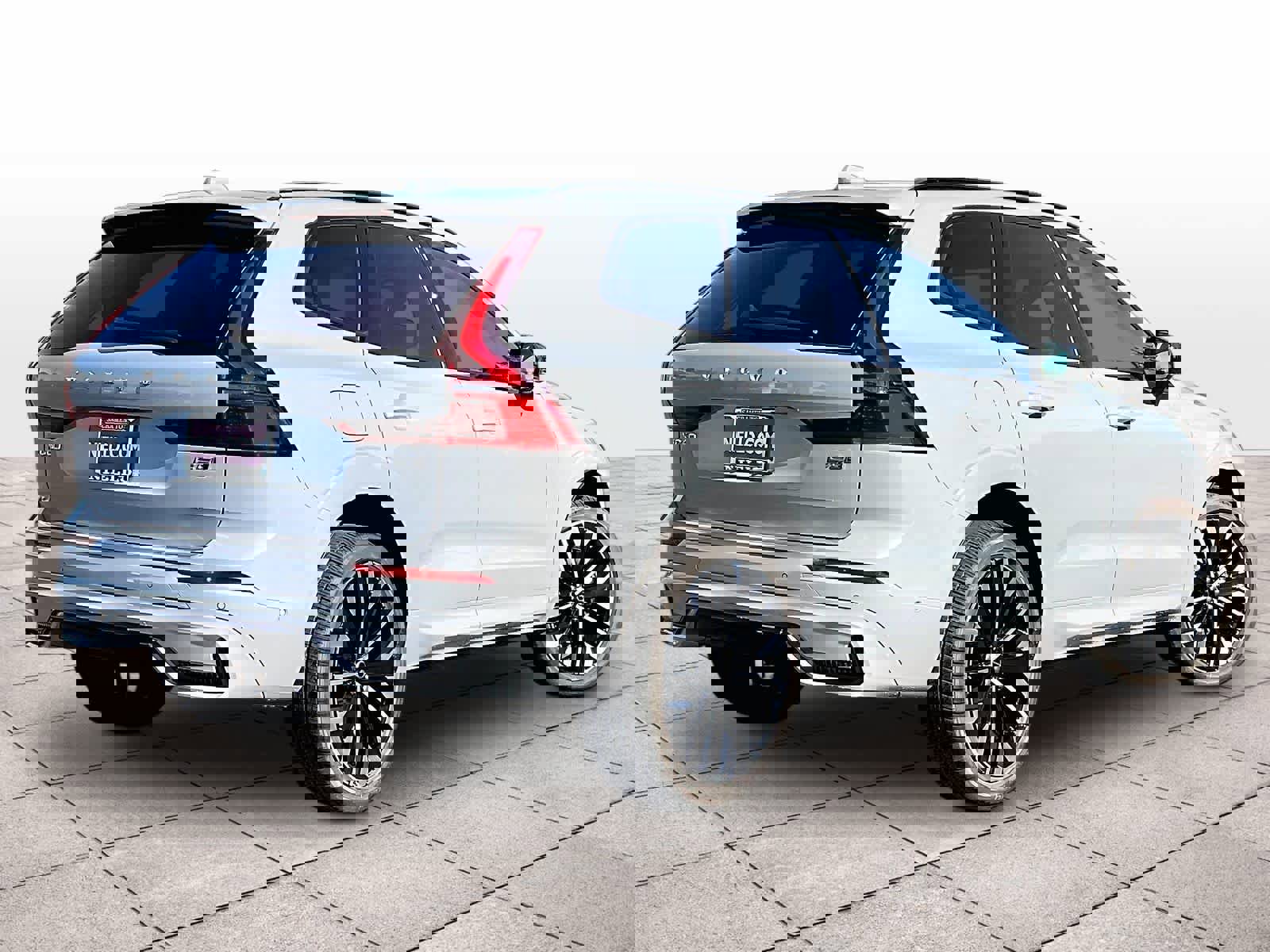 New 2026 Volvo XC60 B5 Ultra w/ Protection Package Premier image 4