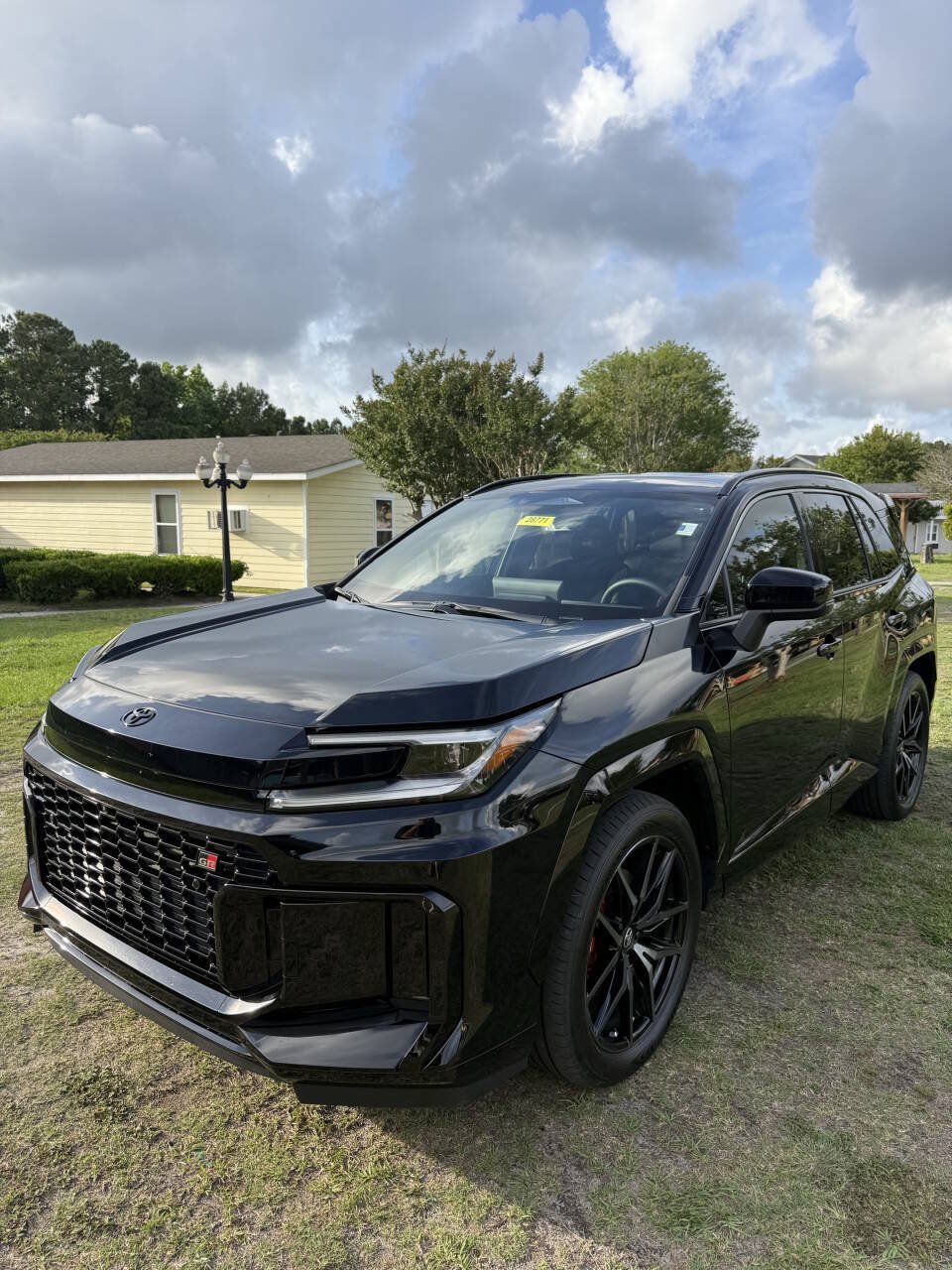 Used 2026 Toyota RAV4 AWD Plug-in Hybrid image 1