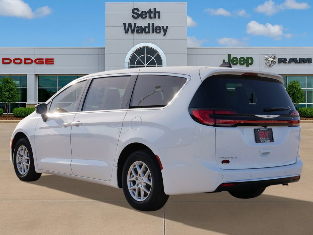 New 2026 Chrysler Pacifica Select image 5