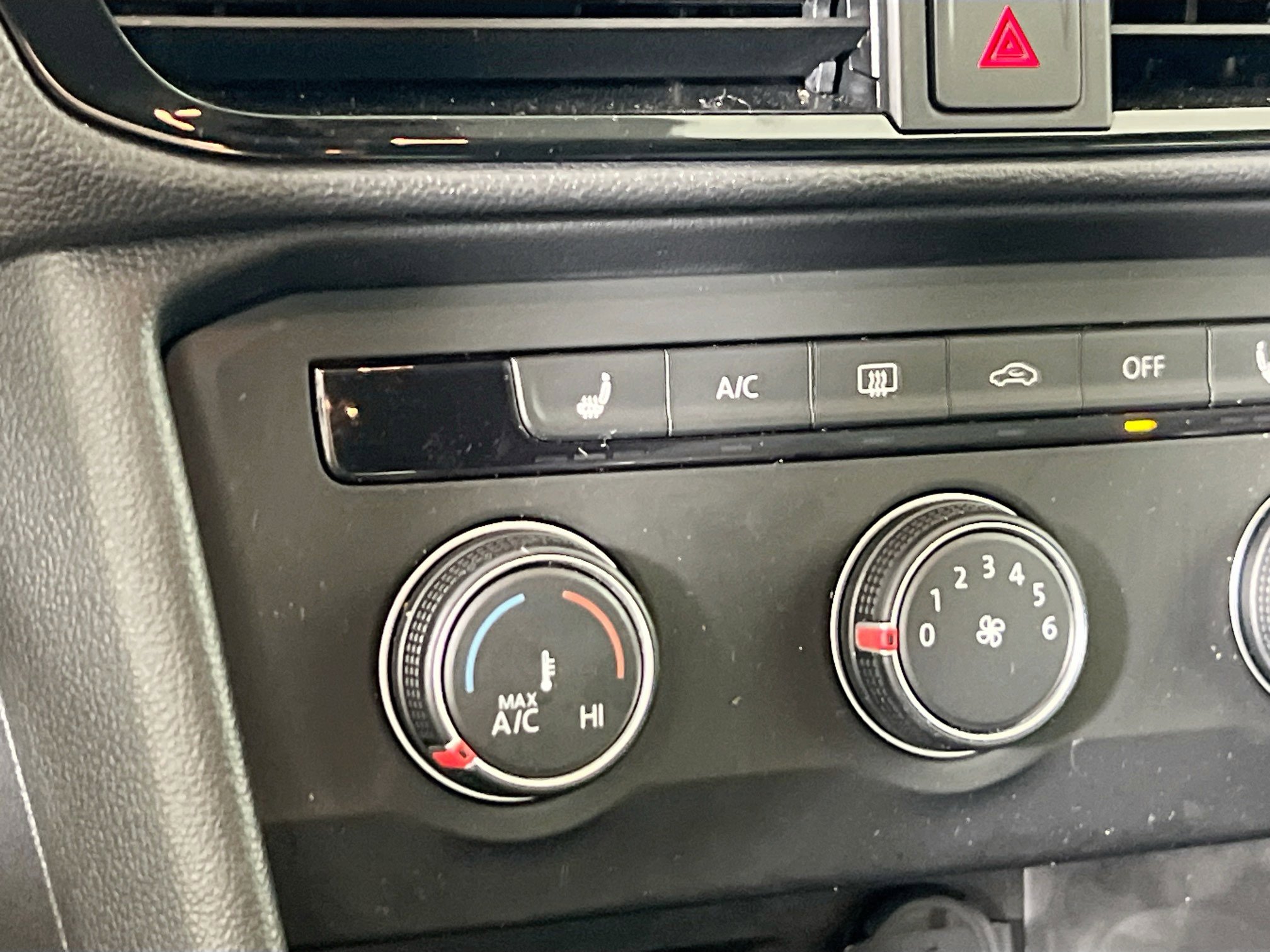 Used 2022 Volkswagen Taos SE AWD/4WD image 19