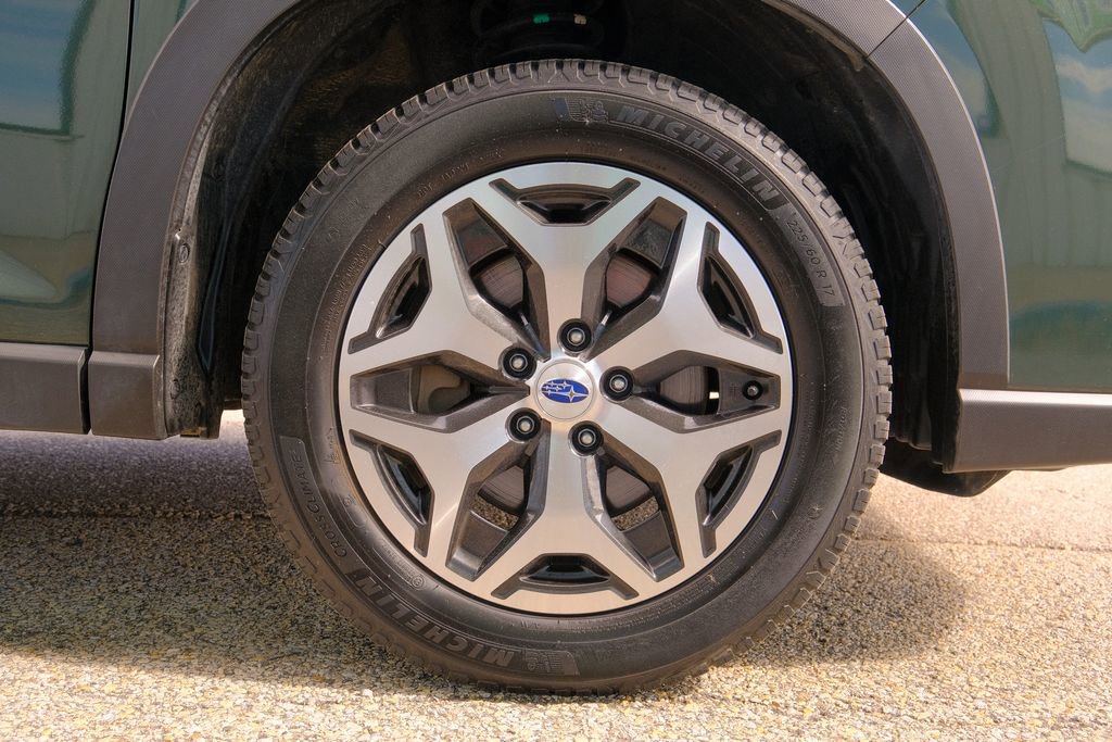 Used 2024 Subaru Forester Premium image 41