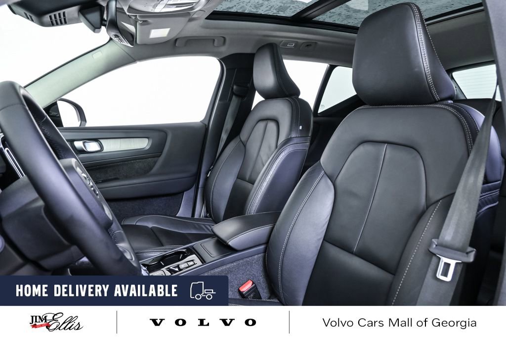 Certified 2023 Volvo XC40 B5 Plus w/ Protection Package Premier image 7