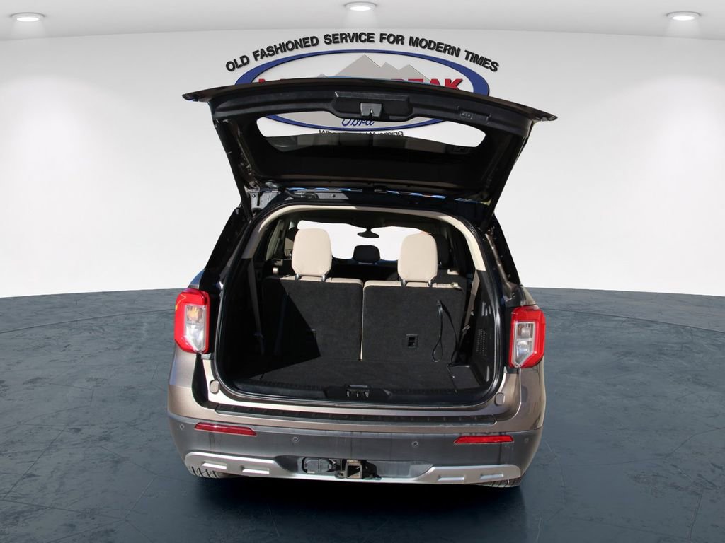 Used 2021 Ford Explorer XLT w/ Equipment Group 202A image 30