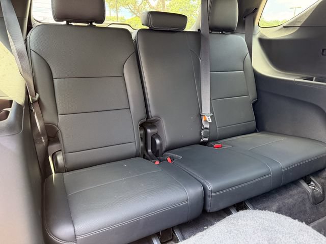 Used 2026 Chevrolet Traverse LT w/ Midnight/Sport Edition FWD image 19
