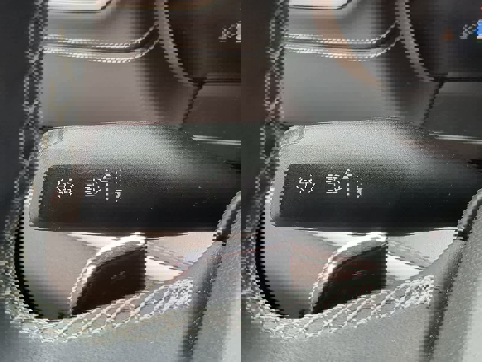 Used 2023 Jeep Grand Cherokee Laredo image 26