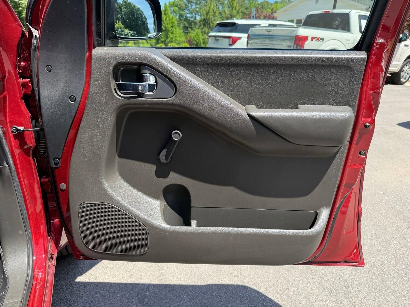 Used 2013 Nissan Frontier S RWD image 17