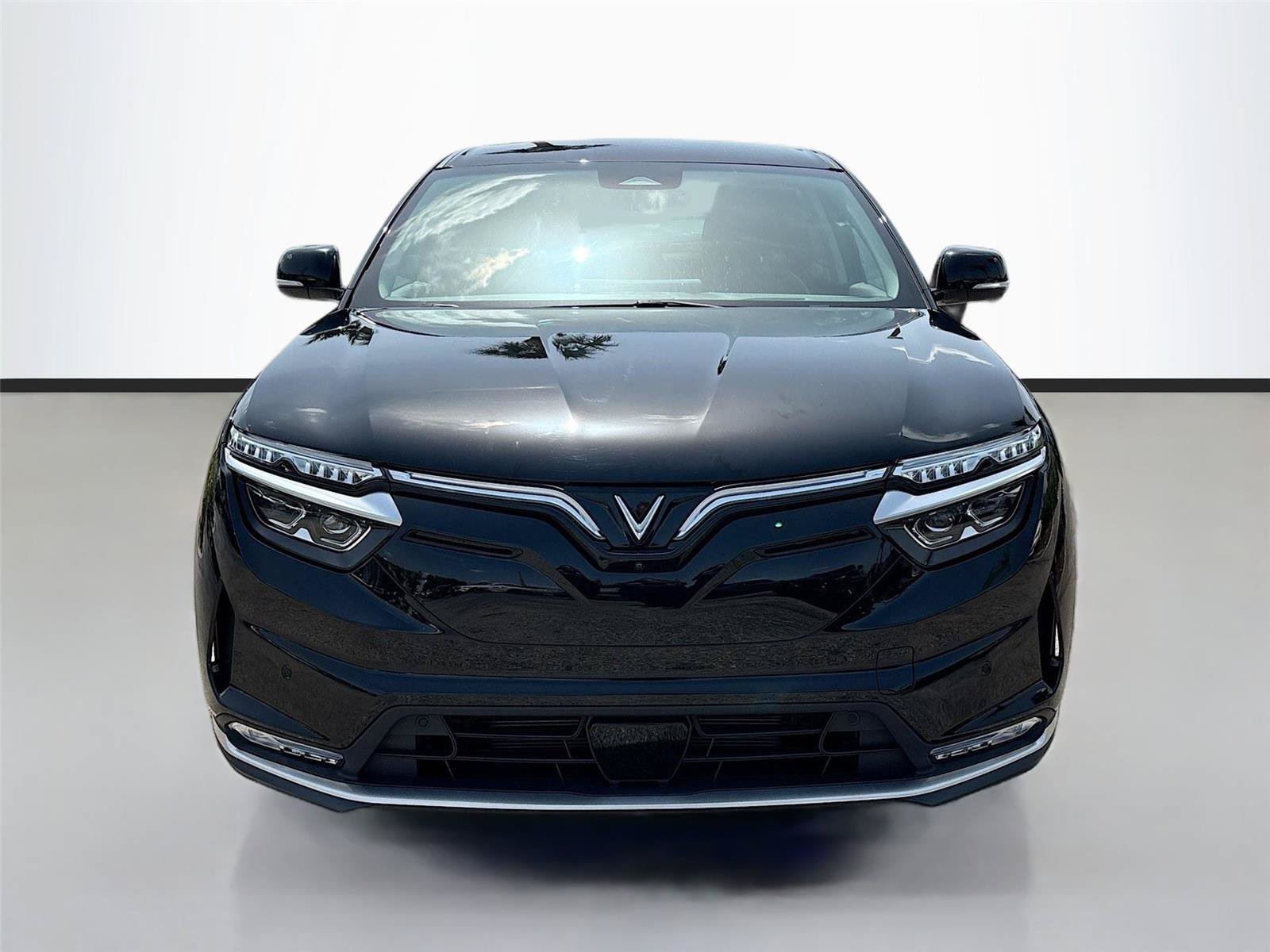 New 2025 VinFast VF 8 Eco AWD/4WD image 2