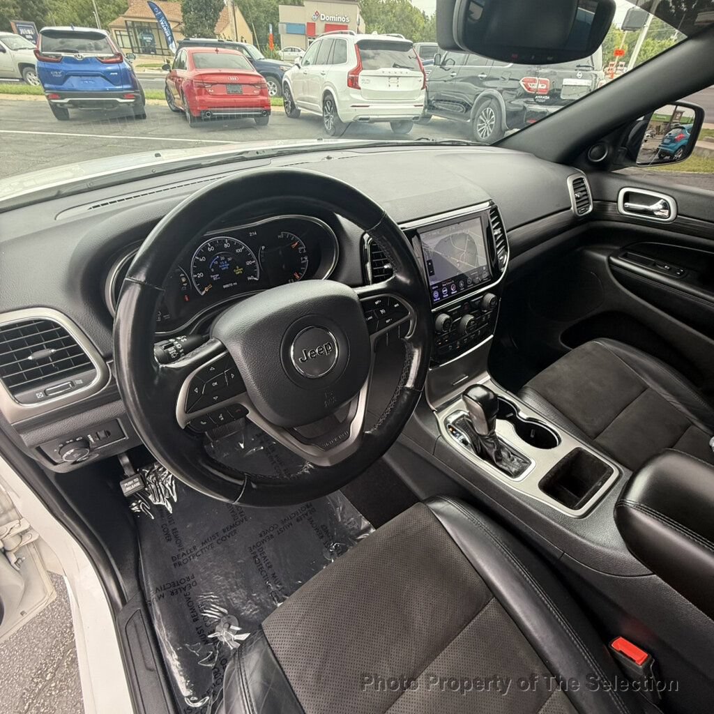 Used 2020 Jeep Grand Cherokee Altitude AWD/4WD image 22