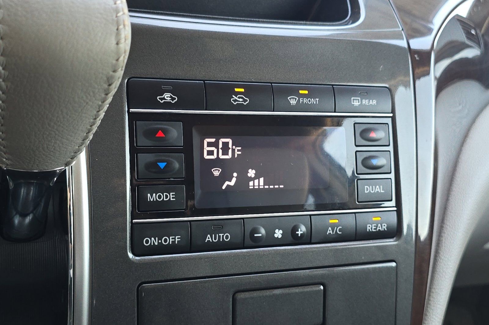 Used 2012 Nissan Quest SL FWD image 21