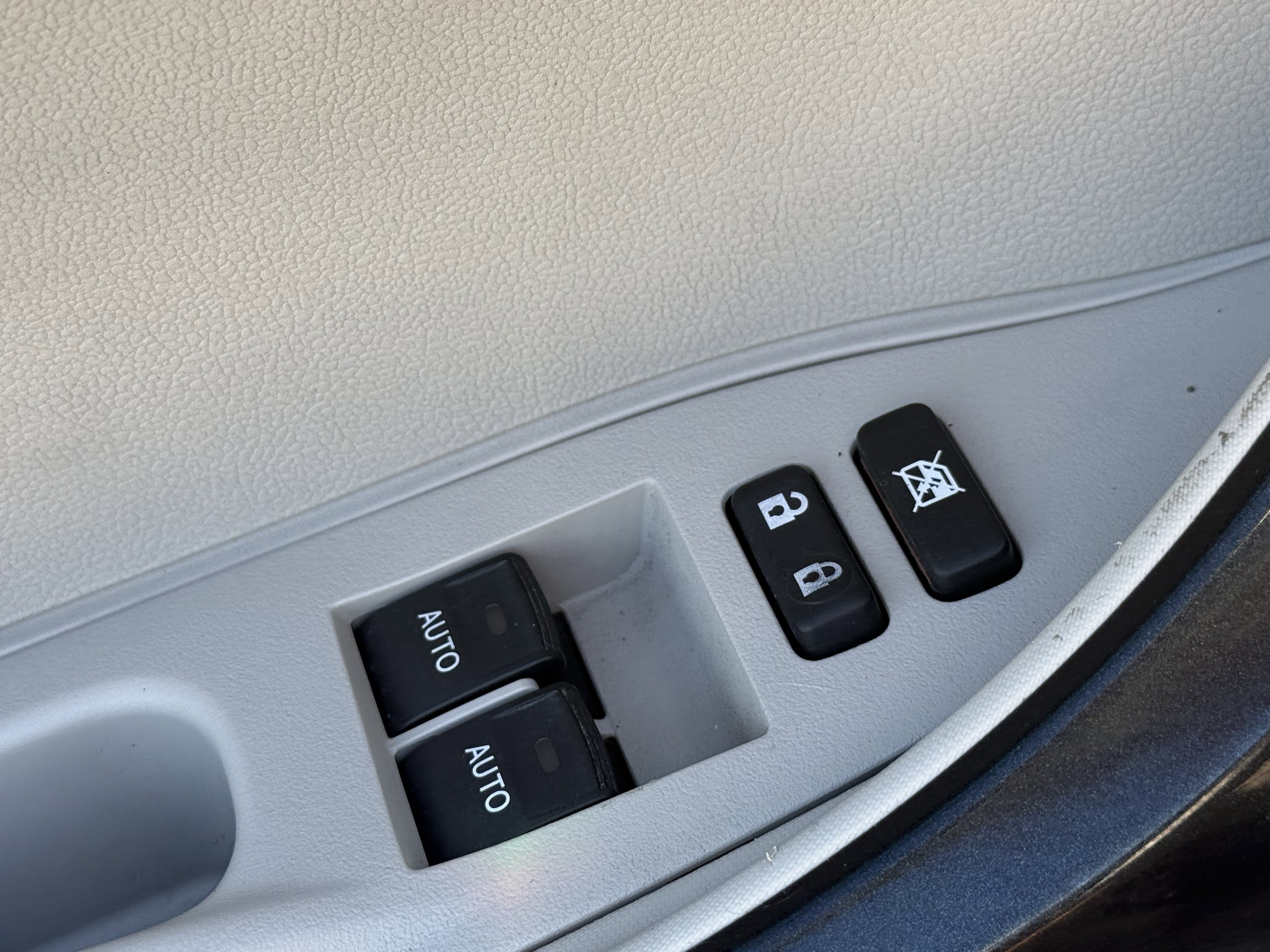 Used 2013 Scion iQ image 23