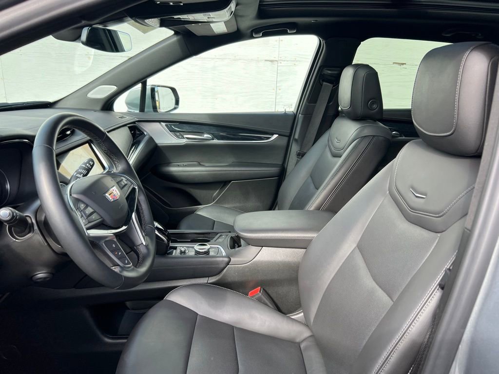 Certified 2025 Cadillac XT5 Premium Luxury image 8